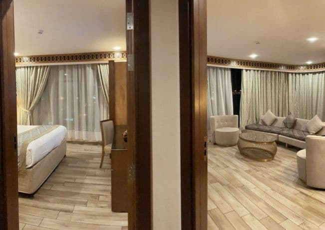 violet-hotel-image