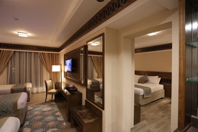 violet-hotel-image